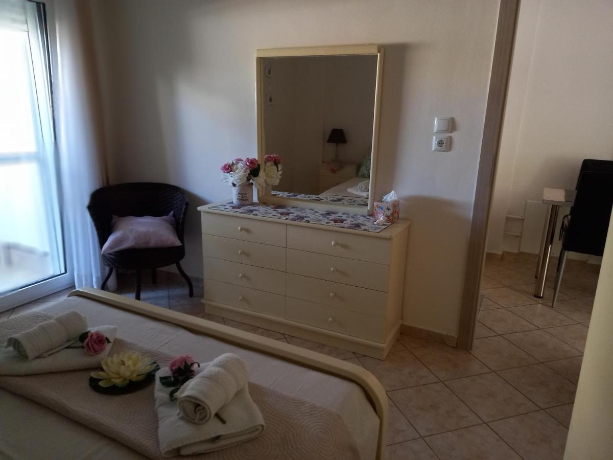 Peramos Apartments Néa Péramos Extérieur photo