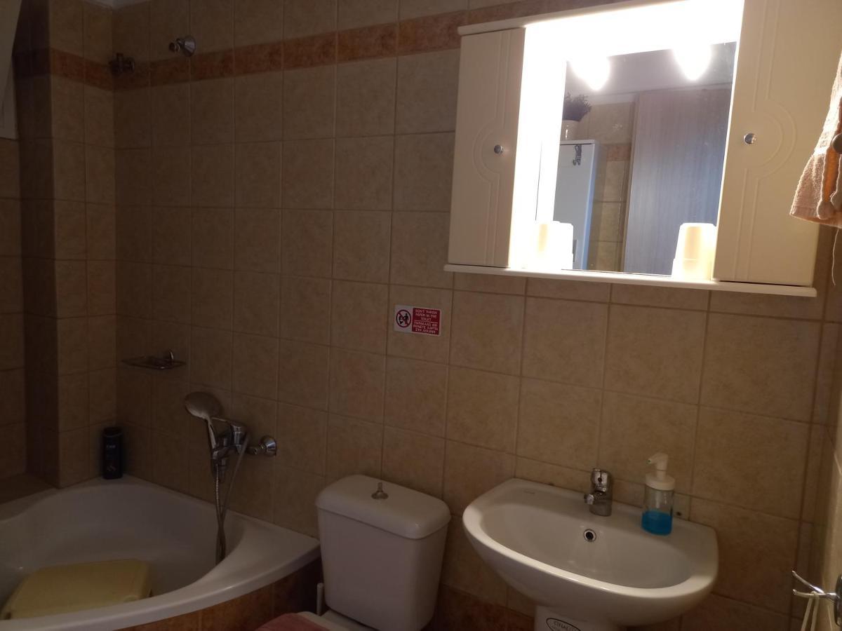 Peramos Apartments Néa Péramos Extérieur photo